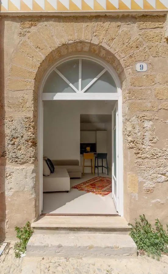 La Casetta In Centro Storico: Pantelleria 9 Palermo Holiday home